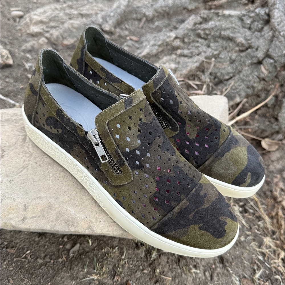 Move chocolat blu camo shoes